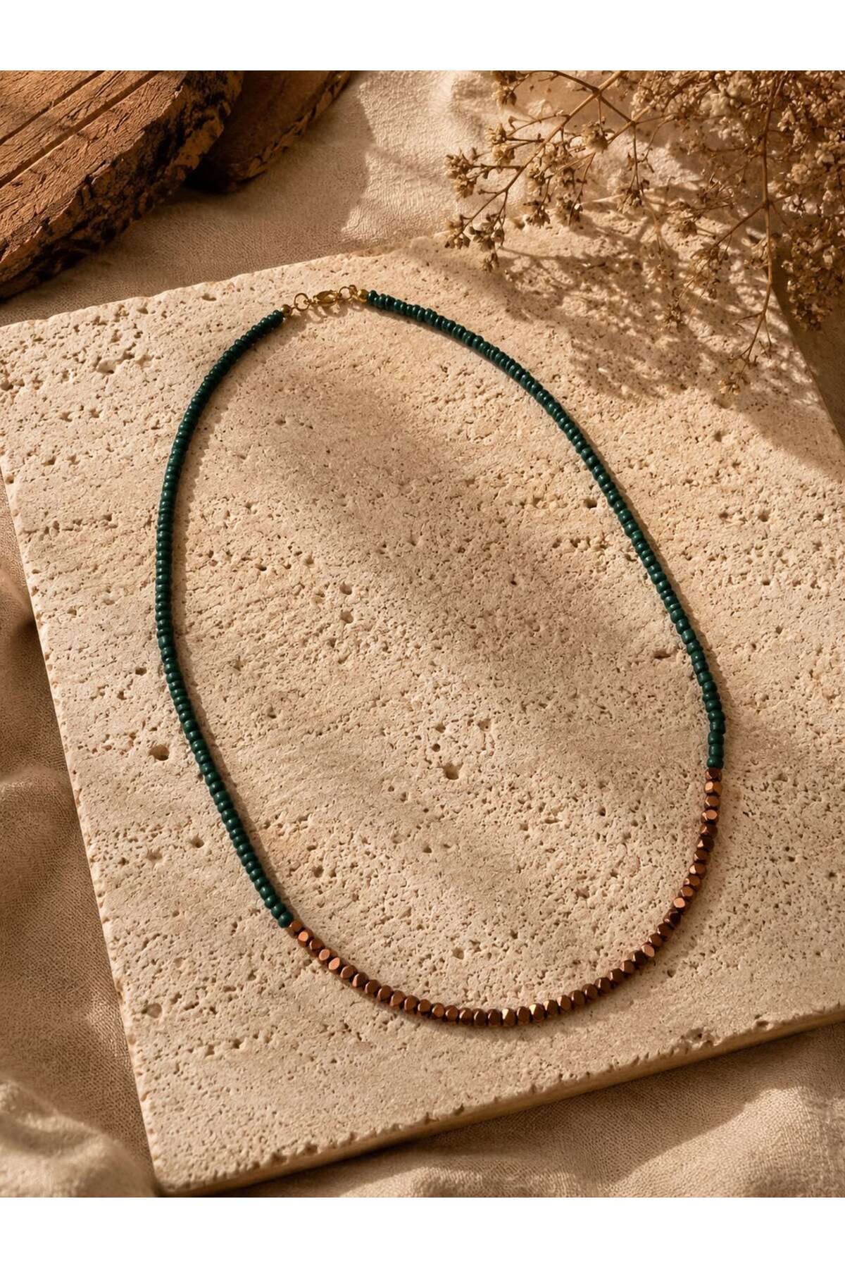 Kadın Yeşil Boncuklu Bronz Hematit Kolye